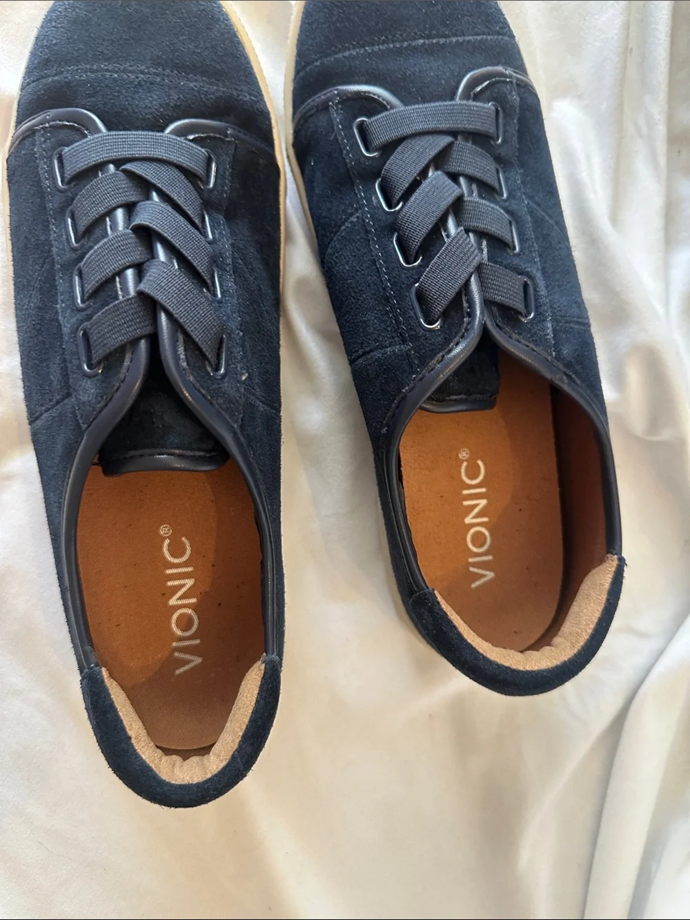 Vionic Navy Suede Low-Top Sneakers with Cream Sole